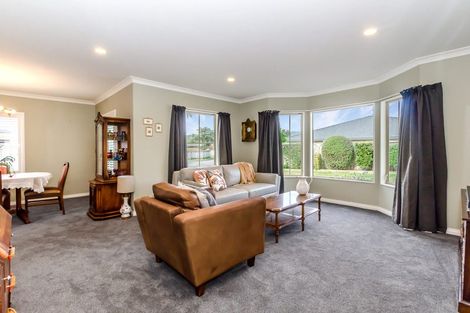 Photo of property in 80 Guildford Drive, Paraparaumu, 5032