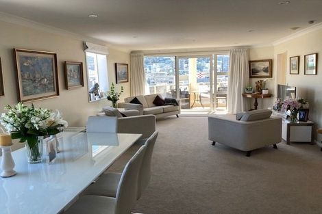 Photo of property in 8a/5 Kent Terrace, Mount Victoria, Wellington, 6011