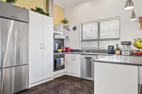 Photo of property in 43 Wood Street, Takaro, Palmerston North, 4410