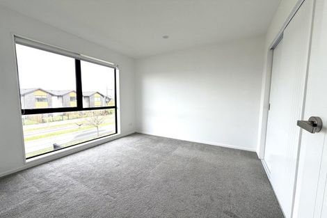 Photo of property in 75 Papatupu Way, Kumeu, 0810