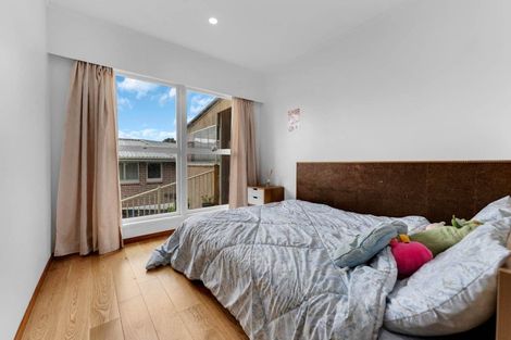 Photo of property in 22 Lawrence Crescent, Hillpark, Auckland, 2102