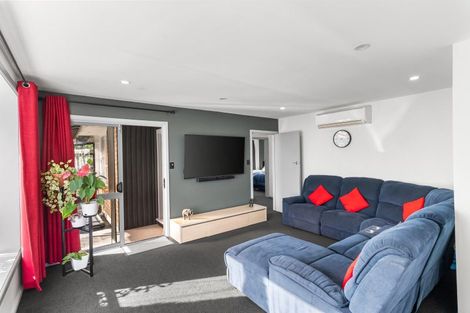 Photo of property in 13 Fairmont Place, Hornby, Christchurch, 8042