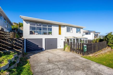 Photo of property in 6 Tregear Place, Camborne, Porirua, 5026