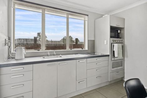 Photo of property in 106a Mako Mako Road, Levin, 5510