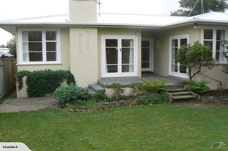 Photo of property in 16 Franklin Avenue, Hokowhitu, Palmerston North, 4410