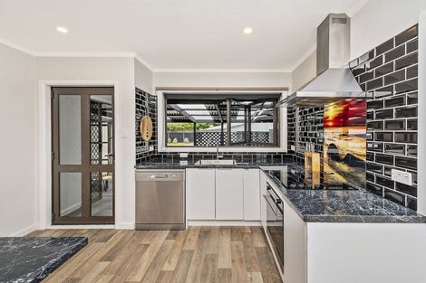 Photo of property in 194 Springs Road, Hornby, Christchurch, 8042