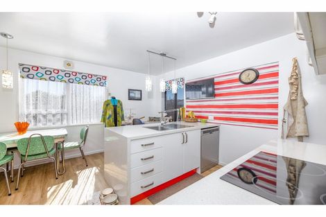 Photo of property in 2/97 Hay Street, Bromley, Christchurch, 8062