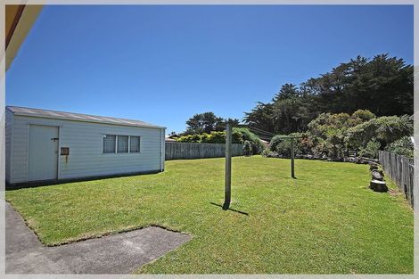 Photo of property in 9 Dewe Terrace, Foxton Beach, Foxton, 4815
