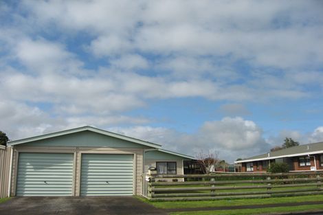 Photo of property in 47 Takiroa Street, Urenui, 4375