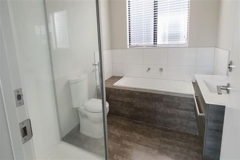 Photo of property in 5 Liquidambar Drive, Hobsonville, Auckland, 0616