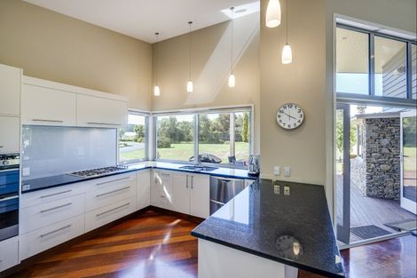 Photo of property in 18 Scarrott Road, Bay View, Napier, 4104