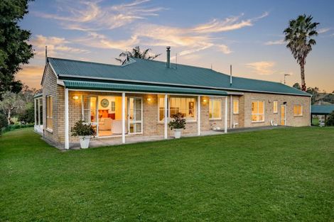 Photo of property in 154 Awa Road, Kumeu, 0891