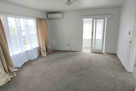 Photo of property in 1/27 Exmouth Road, Northcote, Auckland, 0627