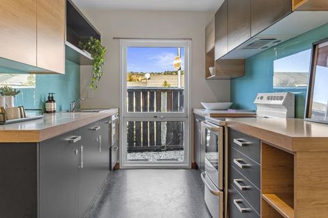 Photo of property in 14 Raekura Place, Redcliffs, Christchurch, 8081
