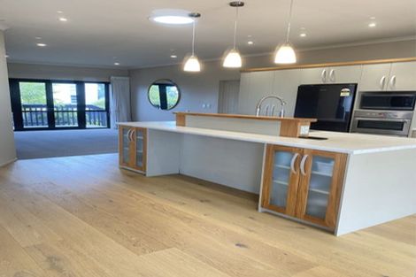 Photo of property in 2 Ellivani Rise, Pukekohe, 2120