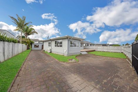 Photo of property in 54 Edgewater Drive, Pakuranga, Auckland, 2010