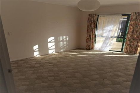 Photo of property in 14 Laurie Street, Red Beach, 0932