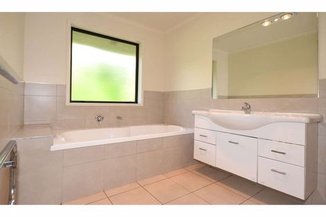 Photo of property in 5 Kotare Heights, Kerikeri, 0230