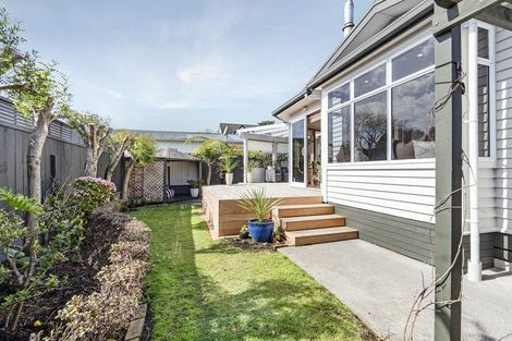 Photo of property in 11 George Street, Lower Vogeltown, New Plymouth, 4310
