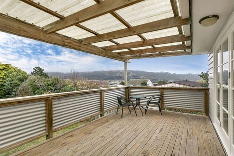 Photo of property in 48 Ernest Street, Ranui, Porirua, 5024