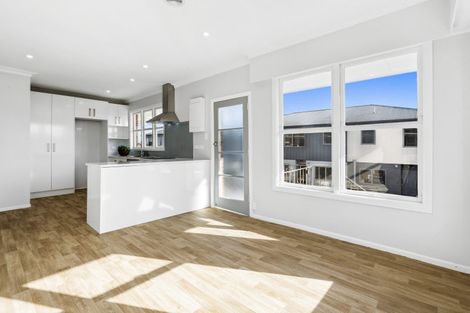 Photo of property in 70 Clevedon Road, Papakura, 2110