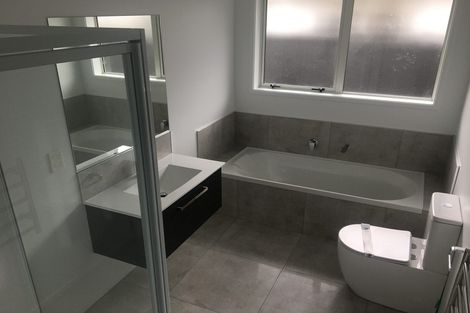 Photo of property in 18 Tabraham Crescent, Pyes Pa, Tauranga, 3112