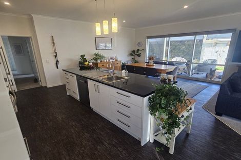 Photo of property in 340 Cook Drive, Whitianga, 3510