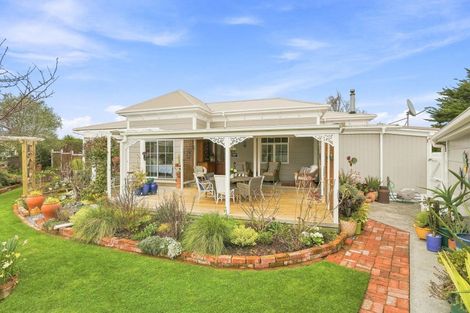 Photo of property in 8a Tirimoana Place, Otamatea, Whanganui, 4501