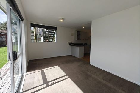 Photo of property in 15 Burnside Court, Rosedale, Auckland, 0632