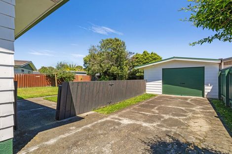 Photo of property in 30 Ruamahanga Crescent, Terrace End, Palmerston North, 4410