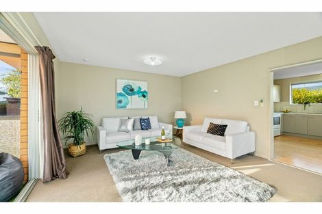Photo of property in 12 Karnak Crescent, Russley, Christchurch, 8042