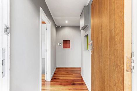 Photo of property in 16 Salisbury Avenue, Terrace End, Palmerston North, 4410