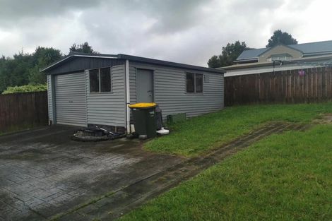 Photo of property in 8 Pahi Place, West Harbour, Auckland, 0618