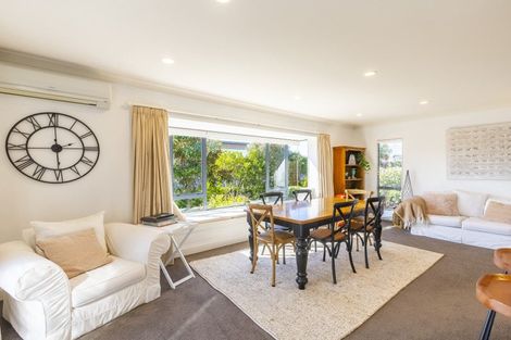 Photo of property in 32 Millennium Hill, Paraparaumu, 5032