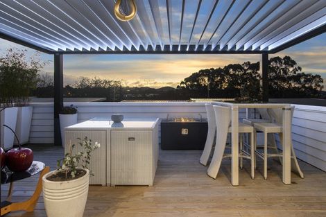 Photo of property in 133 Lakes Boulevard, Pyes Pa, Tauranga, 3112