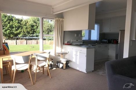 Photo of property in 16 Keldale Place, Forrest Hill, Auckland, 0620