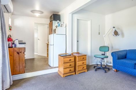 Photo of property in 34 Sievers Grove, Cannons Creek, Porirua, 5024