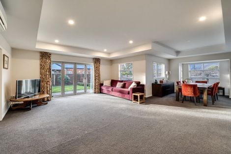 Photo of property in 35 Six Silvers Avenue, Halswell, Christchurch, 8025