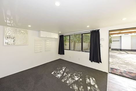 Photo of property in 6 Curletts Road, Sockburn, Christchurch, 8042