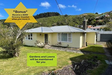 Photo of property in 73 Victory Crescent, Tawa, Wellington, 5028