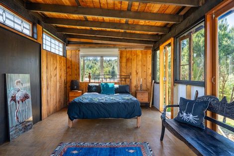 Photo of property in 149 Whaka Street, Maungaturoto, 0583