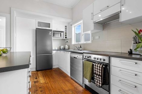 Photo of property in 800 Victoria Street, Parkvale, Hastings, 4122