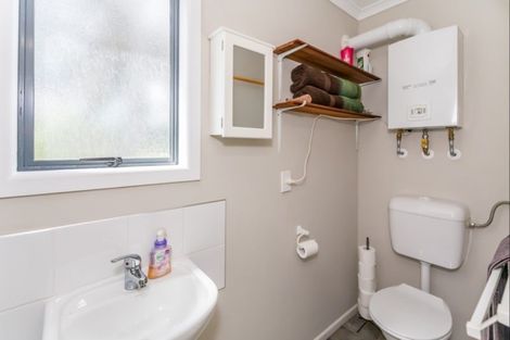 Photo of property in 16 Te Kiri Street, Himatangi Beach, Foxton, 4891