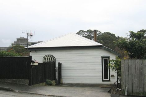 Photo of property in 24 Enfield Road, Hospital Hill, Napier, 4110