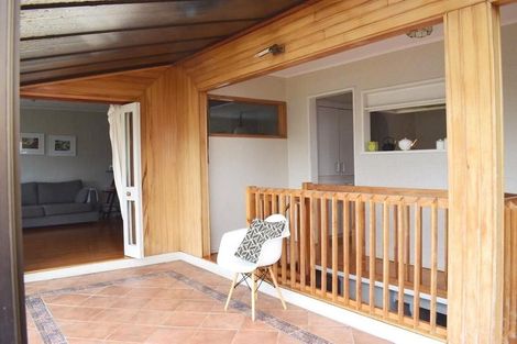 Photo of property in 2/6 Rothesay Bay Road, Rothesay Bay, Auckland, 0630