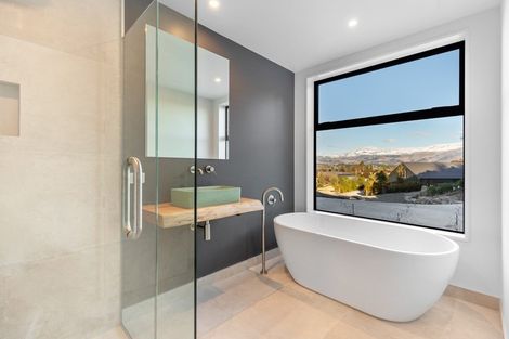 Photo of property in 10 Goldie Lane, Albert Town, Wanaka, 9305