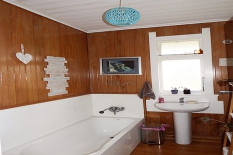 Photo of property in 25 Hunia Street, Marton, 4710