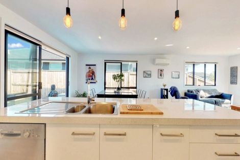 Photo of property in 38 Te Kio Crescent, Papamoa Beach, Papamoa, 3118