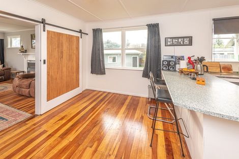 Photo of property in 22 Ashton Terrace, Castlecliff, Whanganui, 4501