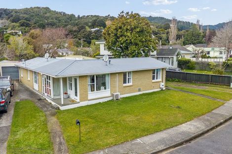 Photo of property in 7 Deller Grove, Silverstream, Upper Hutt, 5019